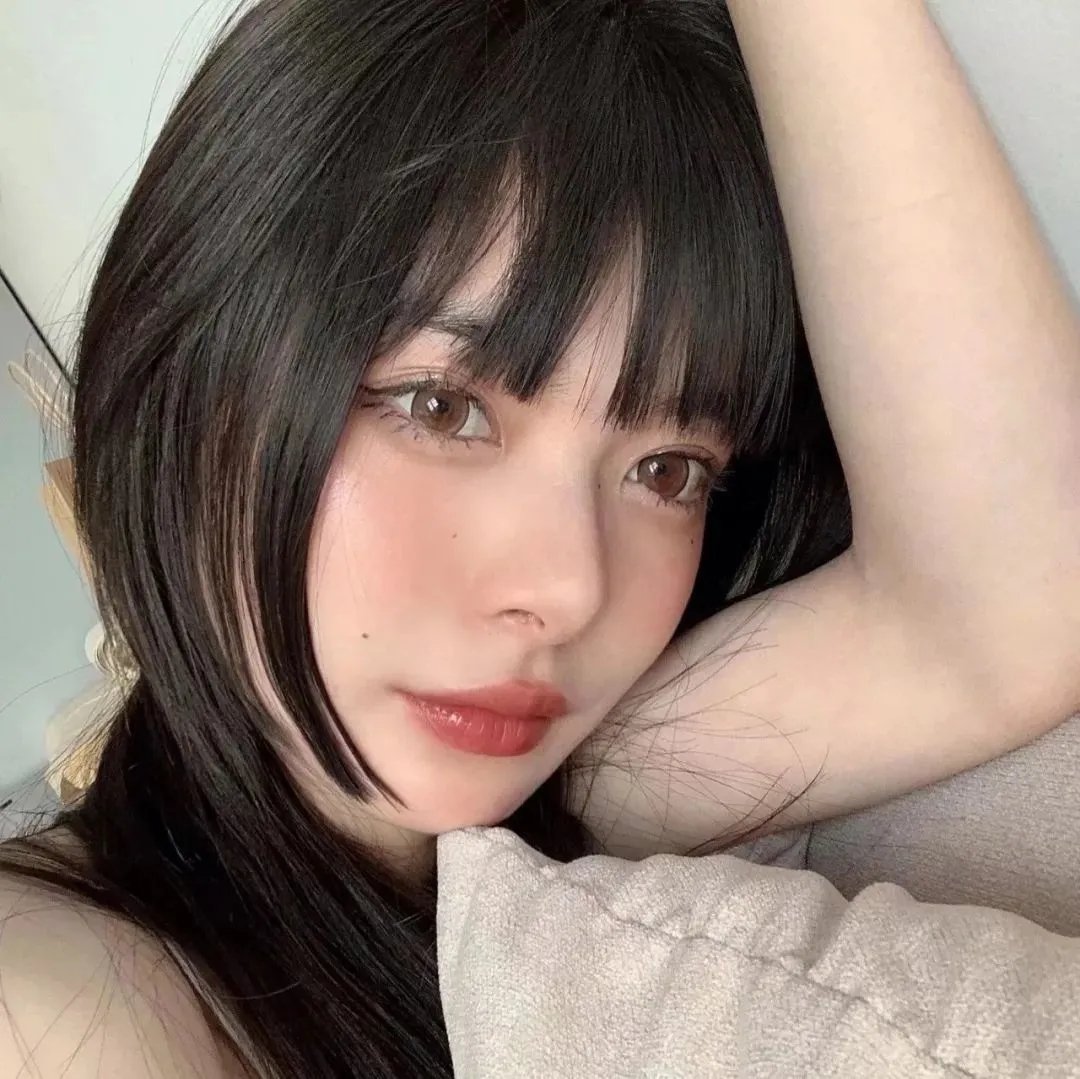 美女荒野逃亡